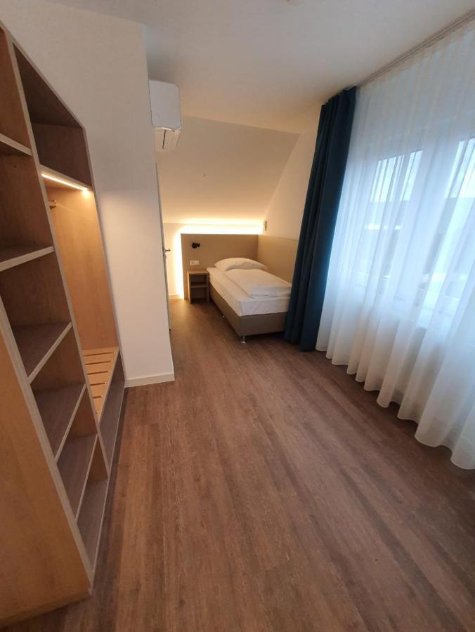 Hotel Zur Traube Moglingen エクステリア 写真