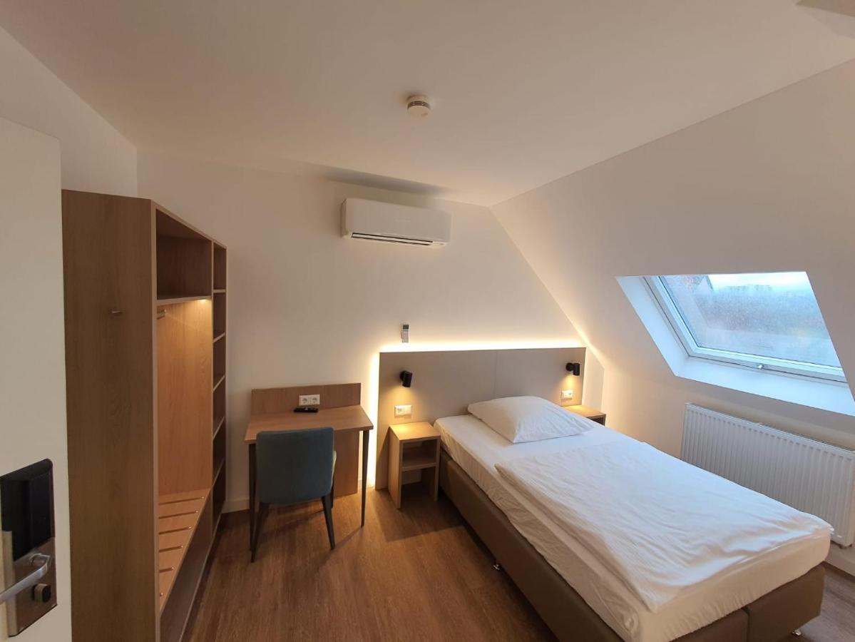 Hotel Zur Traube Moglingen エクステリア 写真
