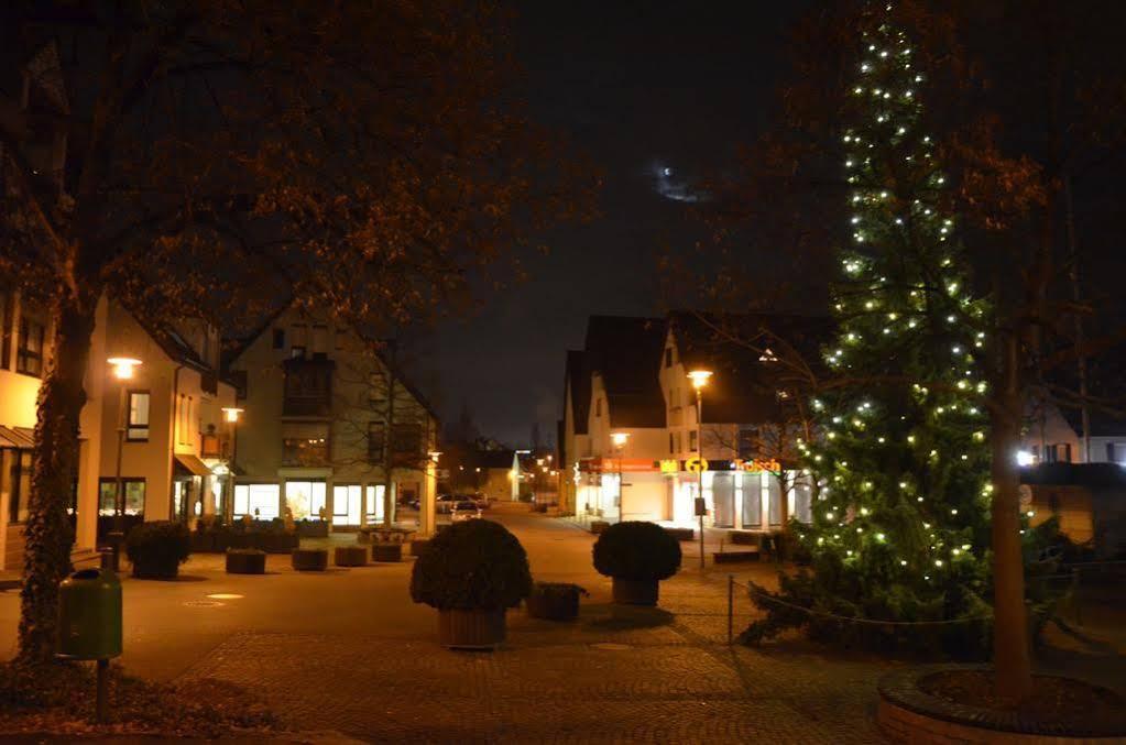 Hotel Zur Traube Moglingen エクステリア 写真
