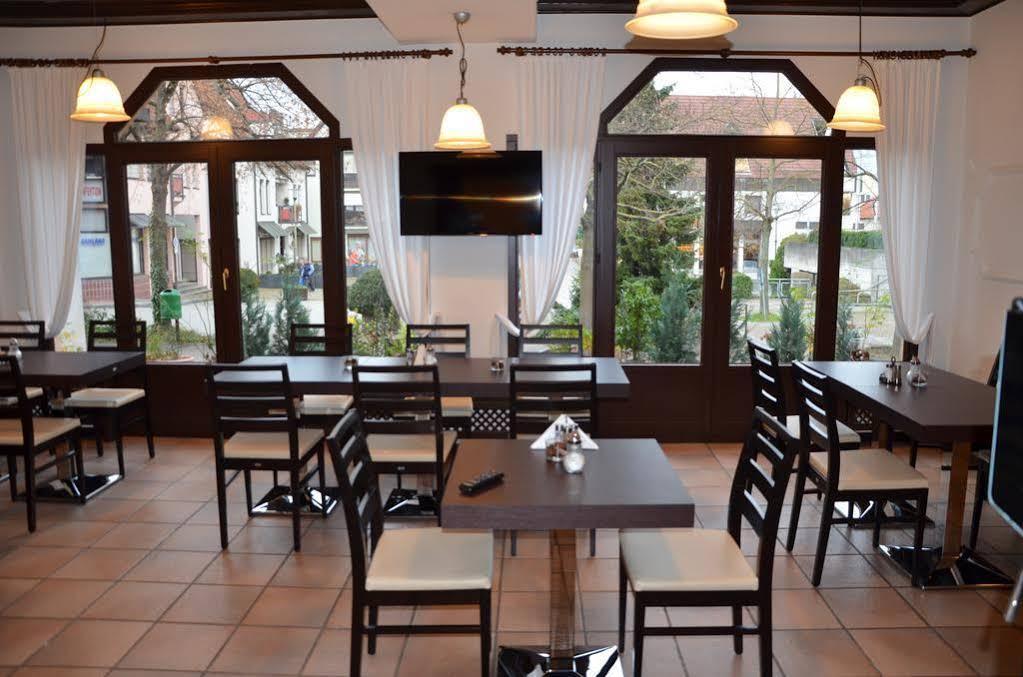 Hotel Zur Traube Moglingen エクステリア 写真