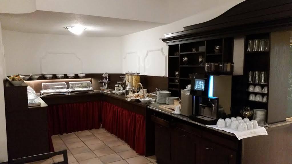 Hotel Zur Traube Moglingen エクステリア 写真